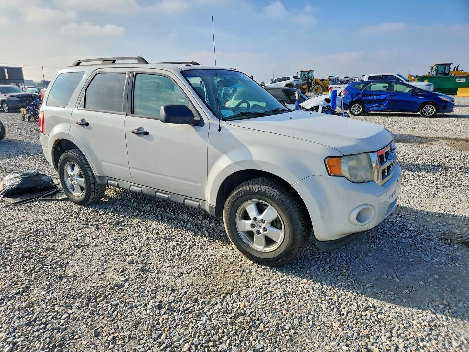 65195846 :رقم المزاد ، 1FMCU0D70AKA86646 vin ، 2010 Ford Escape مزاد بيع