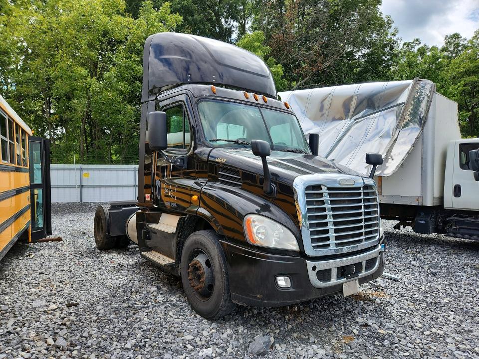 Aukcja sprzedaży 2015 Freightliner Cascadia, vin: 1FUBGBDV7FLGD8301, numer aukcji: 66353326