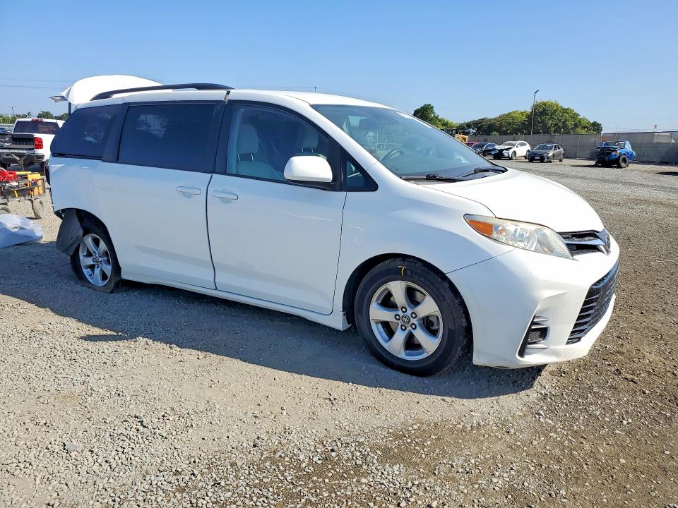 Продаж на аукціоні авто 2018 Toyota Sienna, vin: 5TDKZ3DC4JS933810, номер лоту: 67163736