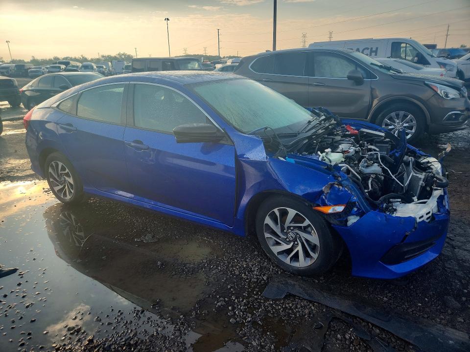 Продажа на аукционе авто 2018 Honda Civic, vin: 19XFC2F72JE026576, номер лота: 64012176