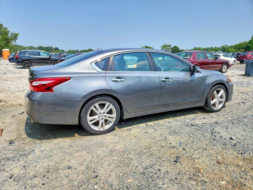 Продаж на аукціоні авто 2017 Nissan Altima, vin: 1N4BL3AP5HC201616, номер лоту: 64032236