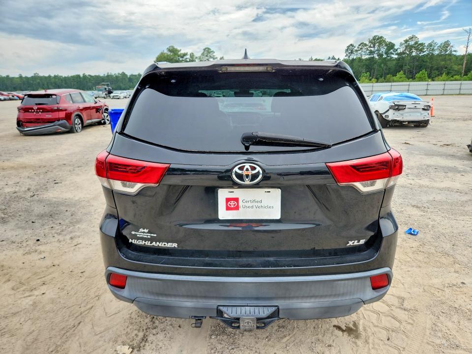 63590206 :رقم المزاد ، 5TDKZRFH1KS561811 vin ، 2019 Toyota Highlander مزاد بيع