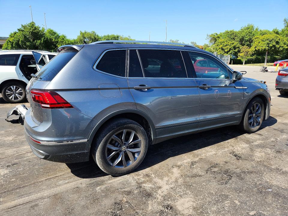 2022 Volkswagen Tiguan მანქანა იყიდება აუქციონზე, vin: 3VV3B7AX7NM075974, აუქციონის ნომერი: 65357106