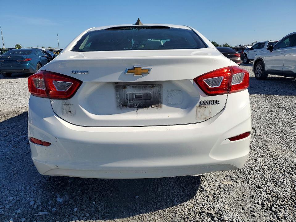 2018 Chevrolet Cruze მანქანა იყიდება აუქციონზე, vin: 1G1BC5SM0J7225050, აუქციონის ნომერი: 64405256