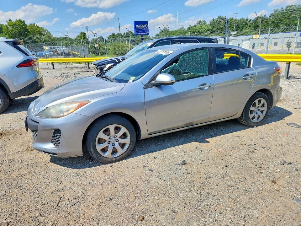 65513056 :رقم المزاد ، JM1BL1U78D1847412 vin ، 2013 Mazda 3 مزاد بيع