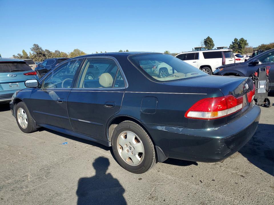 2001 Honda Accord მანქანა იყიდება აუქციონზე, vin: 1HGCG16591A063547, აუქციონის ნომერი: 65150376