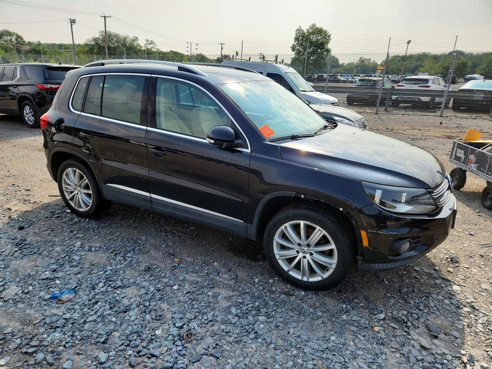 Продажа на аукционе авто 2013 Volkswagen Tiguan, vin: WVGBV7AX5DW556916, номер лота: 63421016