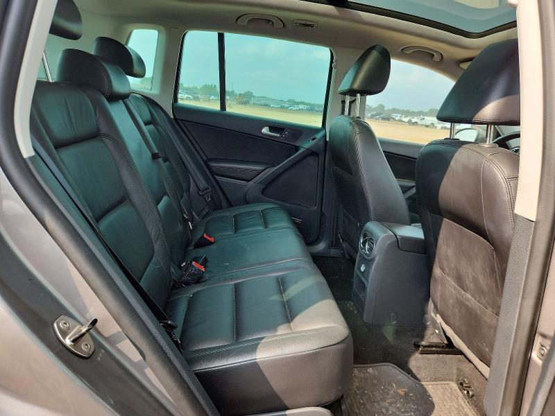 63240036 :رقم المزاد ، WVGBV7AX7AW538137 vin ، 2010 Volkswagen Tiguan مزاد بيع