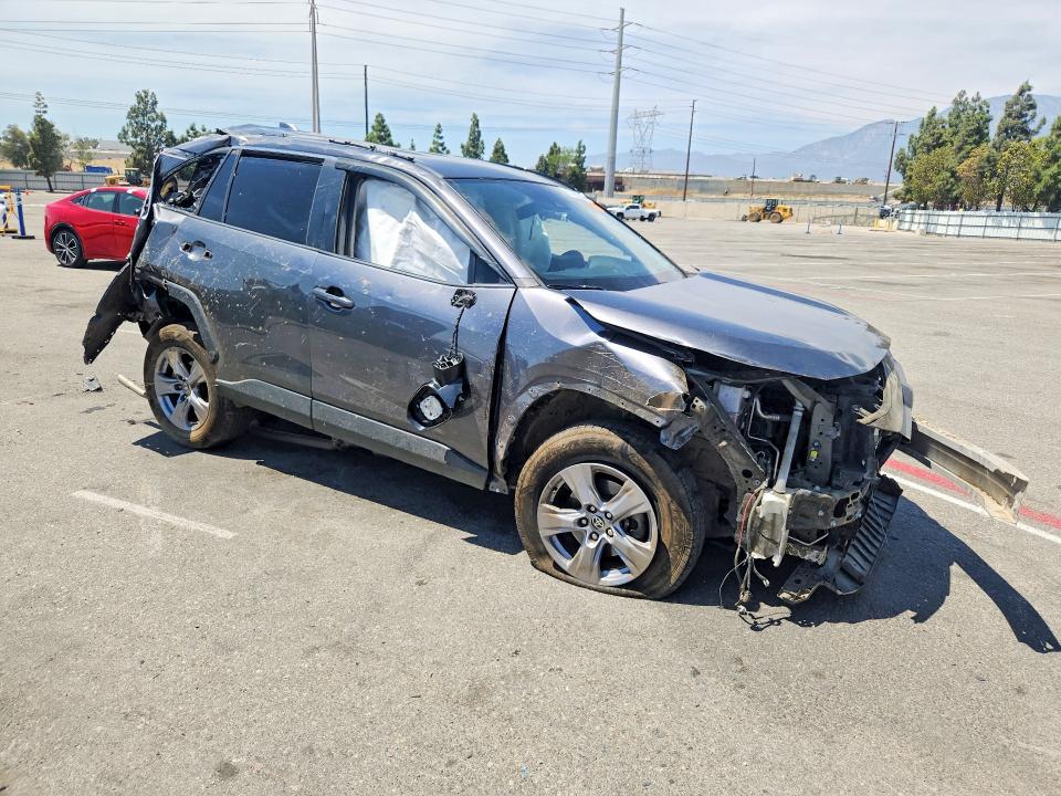 Продажа на аукционе авто 2022 Toyota Rav4, vin: 2T3W1RFV4NC178898, номер лота: 65926296