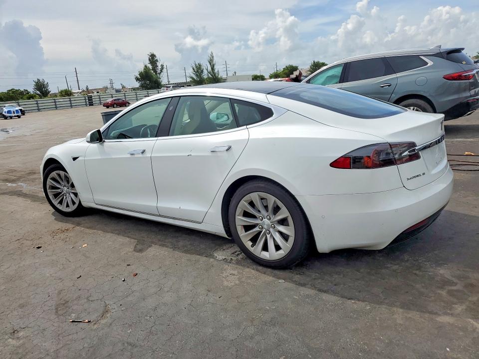 Aukcja sprzedaży 2017 Tesla Model S, vin: 5YJSA1E10HF203318, numer aukcji: 63882766