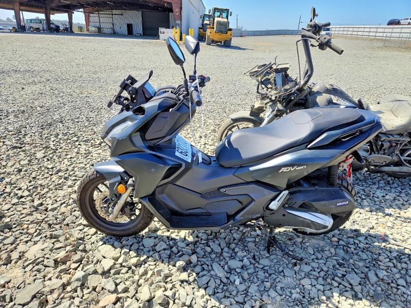 63217316 :رقم المزاد ، MLHKF5454S5101328 vin ، 2025 Honda Adv160 مزاد بيع
