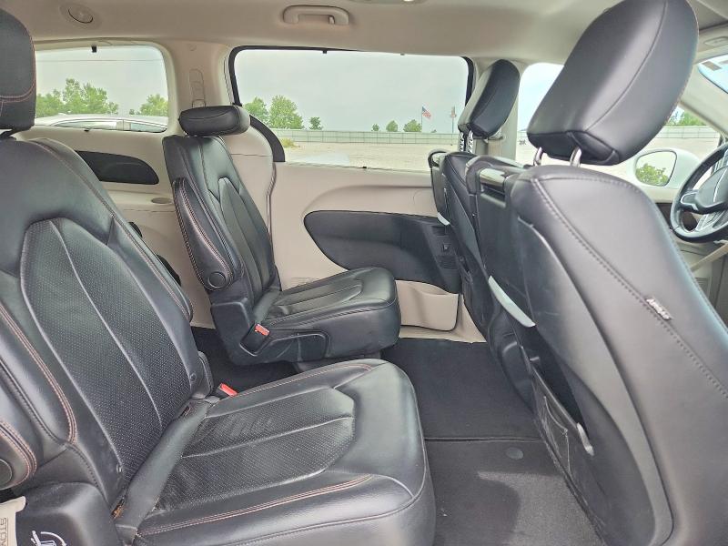 65179846 :رقم المزاد ، 2C4RC1EG4JR108171 vin ، 2018 Chrysler Pacifica مزاد بيع