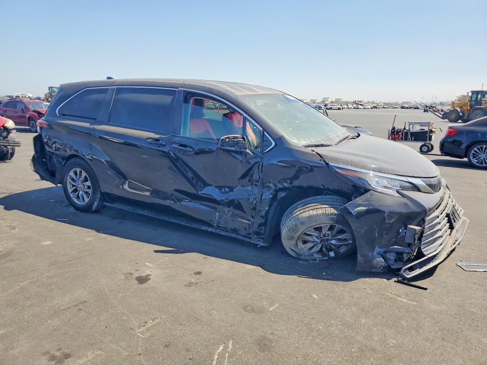 64481186 :رقم المزاد ، 5TDKRKECXMS007764 vin ، 2021 Toyota Sienna مزاد بيع