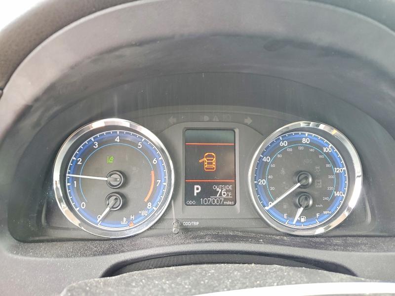 64249106 :رقم المزاد ، 2T1BURHE4JC087636 vin ، 2018 Toyota Corolla مزاد بيع