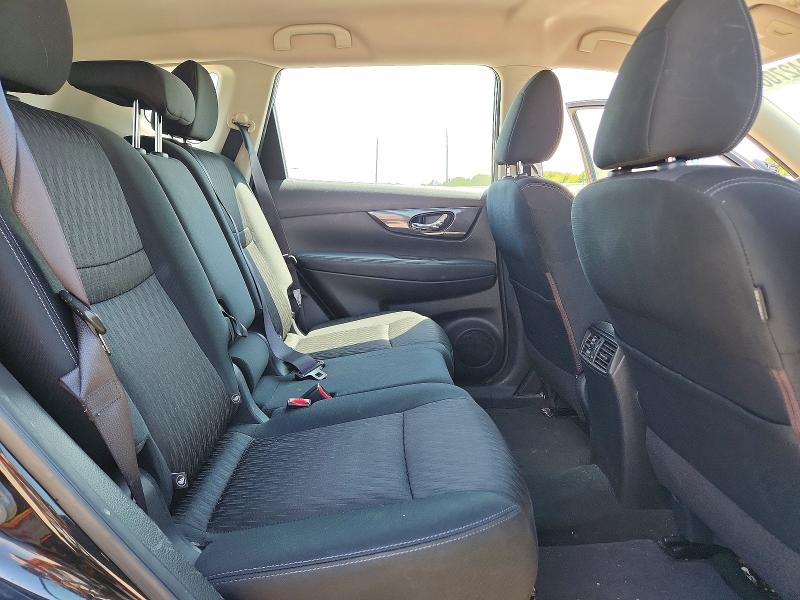 64242706 :رقم المزاد ، KNMAT2MVXJP516033 vin ، 2018 Nissan Rogue مزاد بيع
