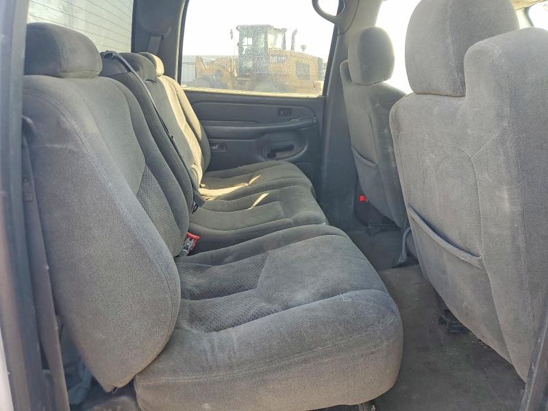 63793656 :رقم المزاد ، 1GCGK23U74F194399 vin ، 2004 Chevrolet Silverado مزاد بيع