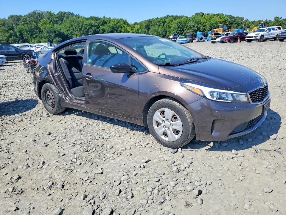 65453516 :رقم المزاد ، 3KPFK4A7XHE081700 vin ، 2017 Kia Forte مزاد بيع