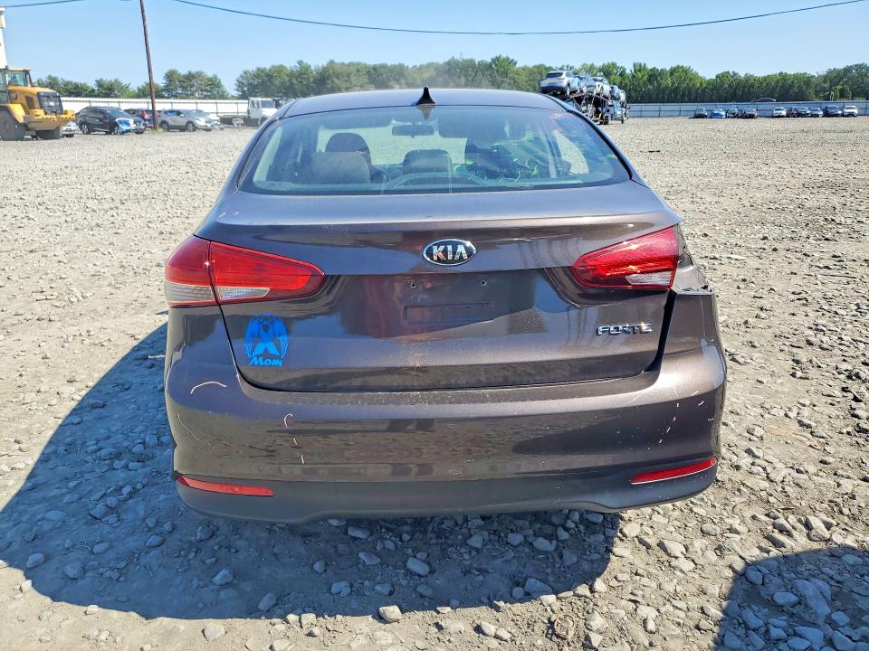 65453516 :رقم المزاد ، 3KPFK4A7XHE081700 vin ، 2017 Kia Forte مزاد بيع