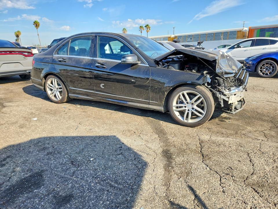 Продажа на аукционе авто 2014 Mercedes-benz C, vin: WDDGF4HB1ER311133, номер лота: 66607006