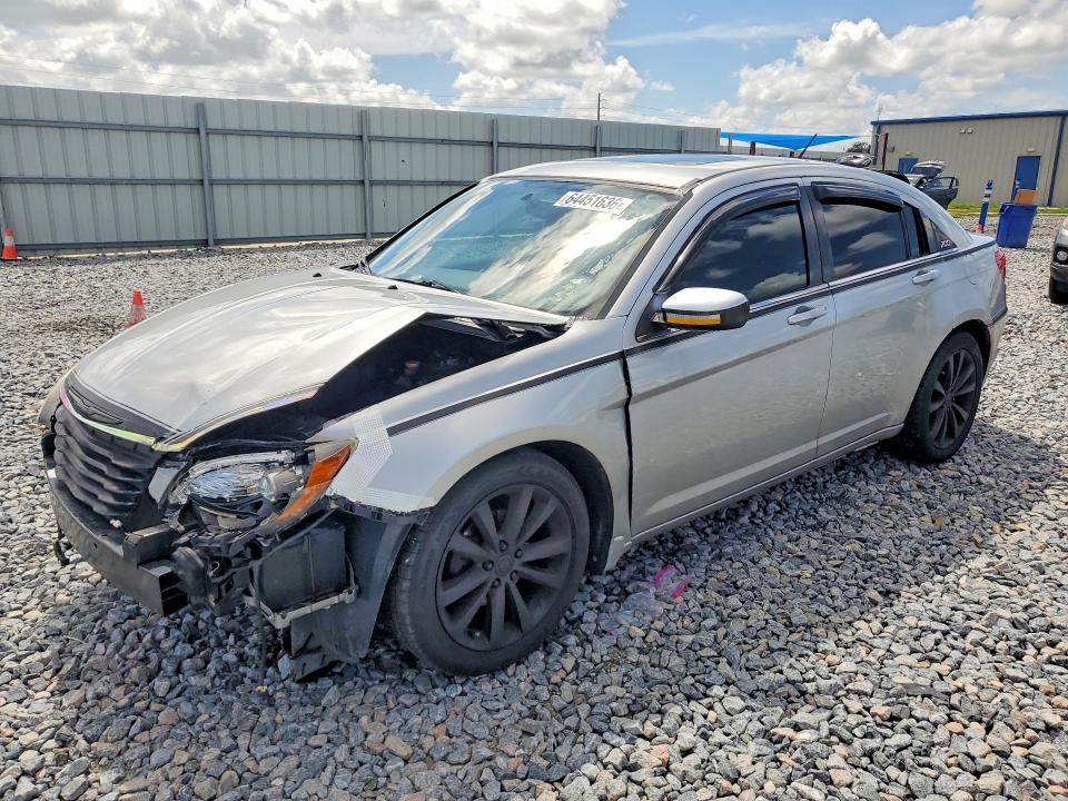64451636 :رقم المزاد ، 1C3CCBCG4DN706488 vin ، 2013 Chrysler 200 مزاد بيع