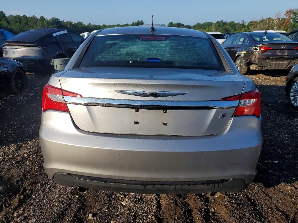 2013 Chrysler 200 მანქანა იყიდება აუქციონზე, vin: 1C3CCBCG1DN578209, აუქციონის ნომერი: 65436386