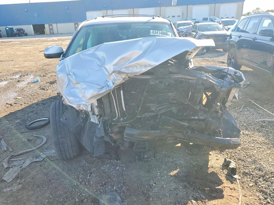 2010 Chevrolet Suburban მანქანა იყიდება აუქციონზე, vin: 1GNUKJE36AR228402, აუქციონის ნომერი: 63414006