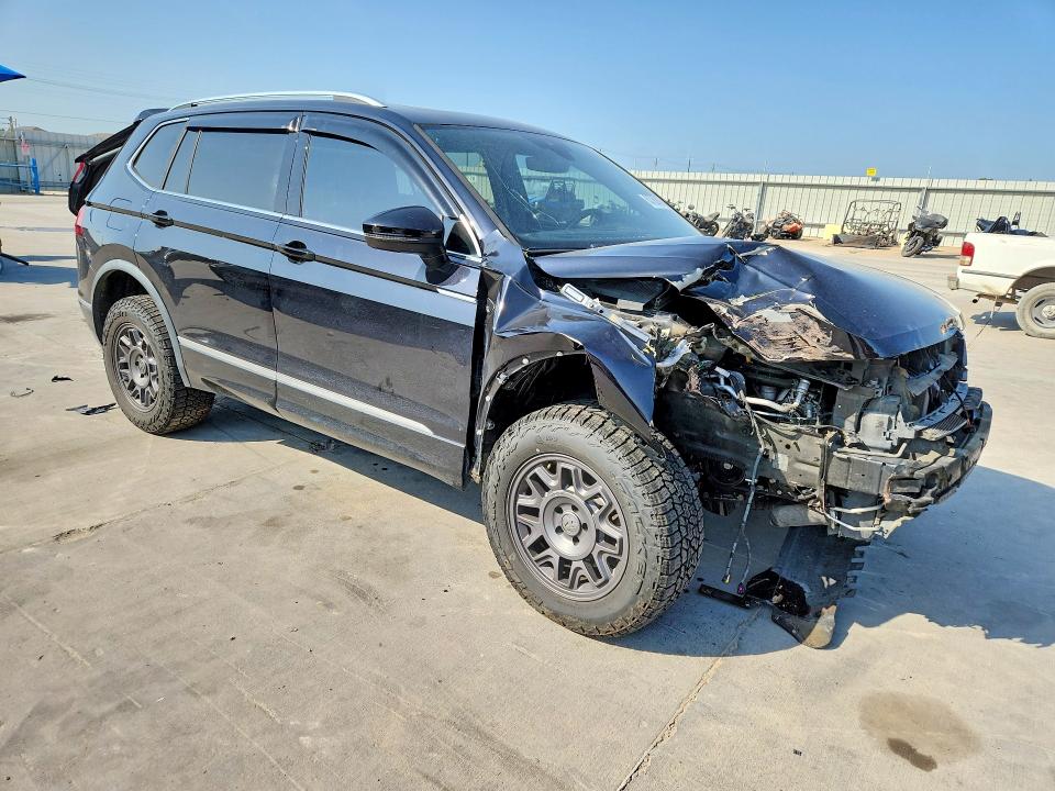 Продажа на аукционе авто 2020 Volkswagen Tiguan, vin: 3VV4B7AXXLM113165, номер лота: 63705936