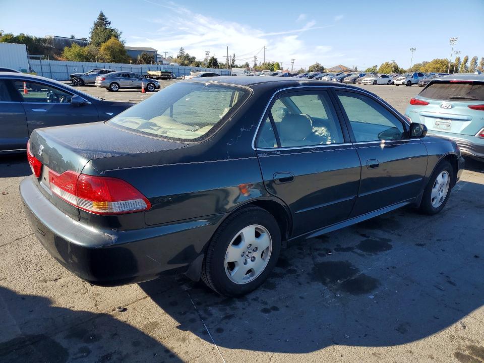 2001 Honda Accord მანქანა იყიდება აუქციონზე, vin: 1HGCG16591A063547, აუქციონის ნომერი: 65150376