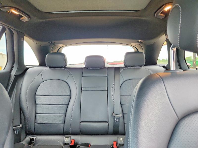 64493206 :رقم المزاد ، W1N0G8EBXMF875750 vin ، 2021 Mercedes-benz Glc مزاد بيع