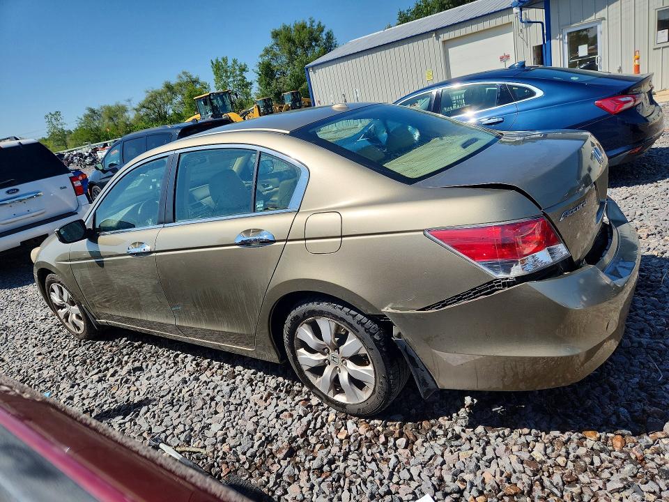 65584836 :رقم المزاد ، 1HGCP3F87AA012201 vin ، 2010 Honda Accord مزاد بيع