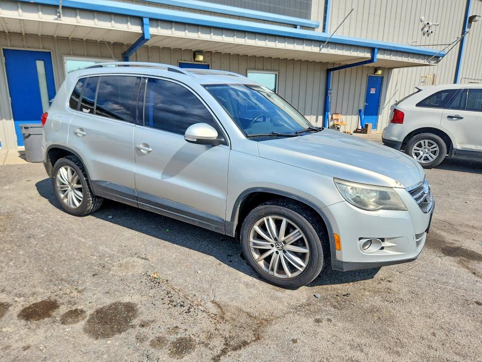 Продаж на аукціоні авто 2011 Volkswagen Tiguan, vin: WVGAV7AX2BW547129, номер лоту: 64398146