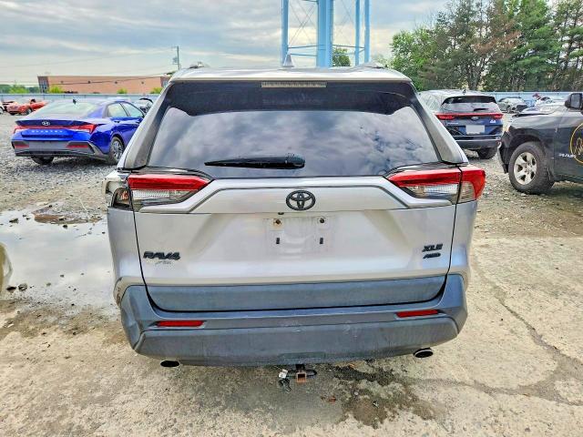 2019 Toyota Rav4 მანქანა იყიდება აუქციონზე, vin: JTMP1RFV0KD031733, აუქციონის ნომერი: 65534356