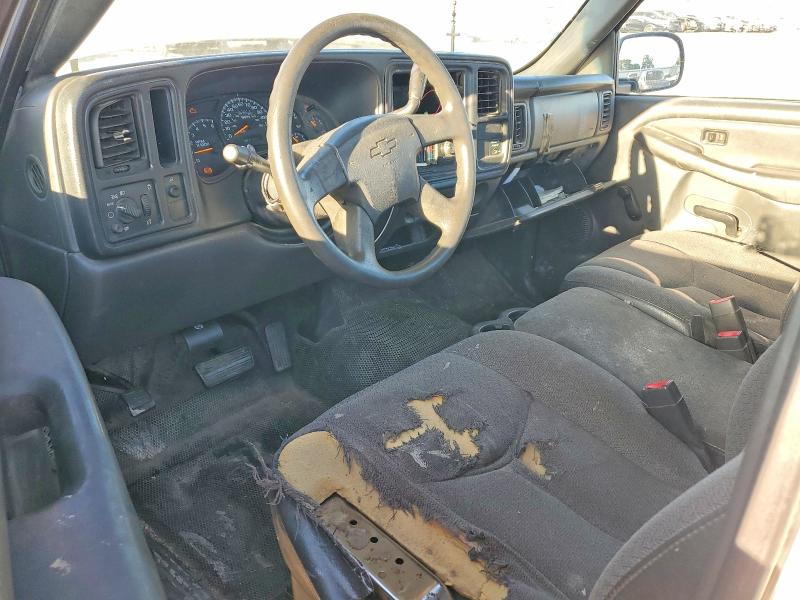 65799976 :رقم المزاد ، 1GCHC24U04E140092 vin ، 2004 Chevrolet Silverado مزاد بيع
