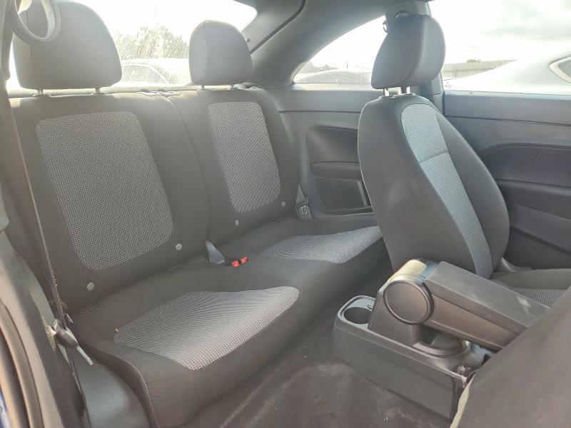 2019 Volkswagen Beetle მანქანა იყიდება აუქციონზე, vin: 3VWFD7AT6KM717323, აუქციონის ნომერი: 63687776