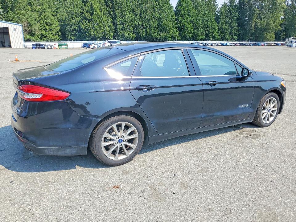 65683246 :رقم المزاد ، 3FA6P0LU7HR348075 vin ، 2017 Ford Fusion مزاد بيع