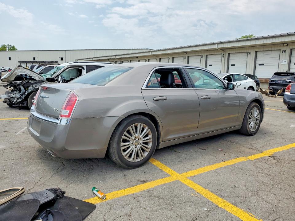 2014 Chrysler 300 მანქანა იყიდება აუქციონზე, vin: 2C3CCARG7EH323124, აუქციონის ნომერი: 63701816