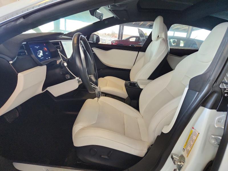63148716 :رقم المزاد ، 5YJSA1E27HF197168 vin ، 2017 Tesla Model S مزاد بيع