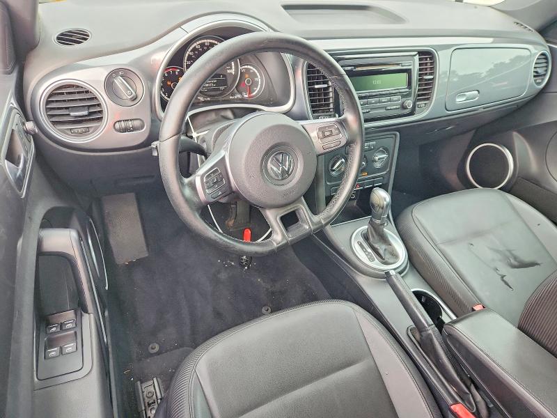 63390456 :رقم المزاد ، 3VW517AT5FM802616 vin ، 2015 Volkswagen Beetle مزاد بيع