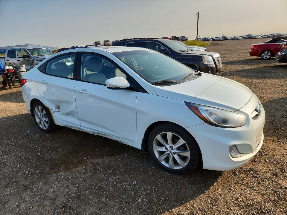 2013 Hyundai Accent მანქანა იყიდება აუქციონზე, vin: KMHCU4AE7DU330960, აუქციონის ნომერი: 63769996
