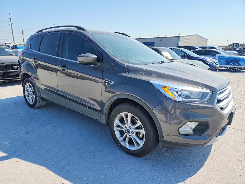 65701276 :رقم المزاد ، 1FMCU0HD6JUD36685 vin ، 2018 Ford Escape مزاد بيع