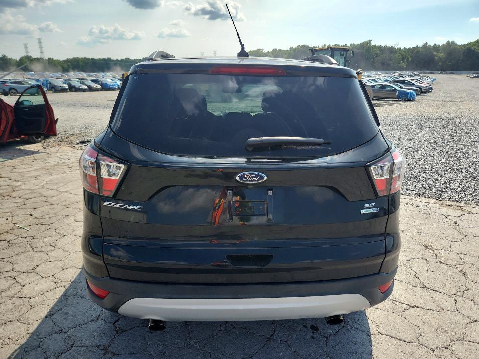 2018 Ford Escape მანქანა იყიდება აუქციონზე, vin: 1FMCU9GD8JUD58046, აუქციონის ნომერი: 63805086