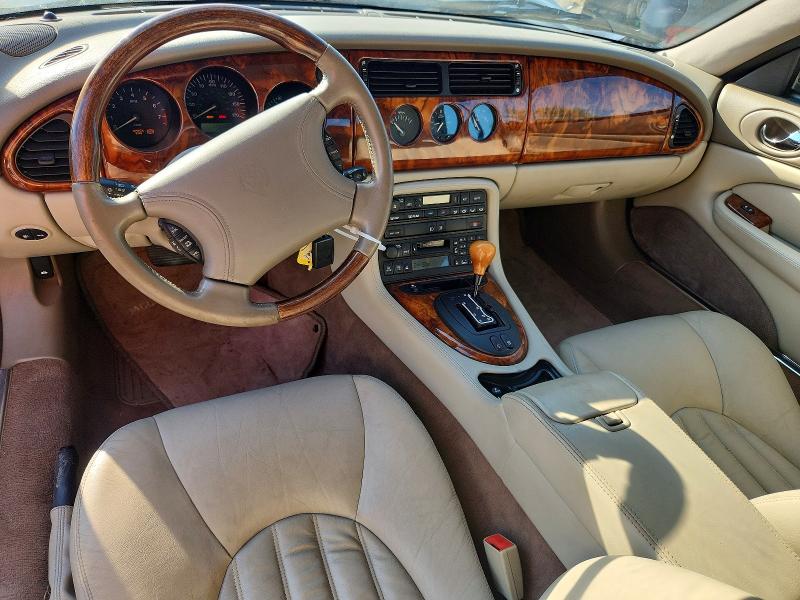 63719366 :رقم المزاد ، SAJGX2043XC033125 vin ، 1999 Jaguar Xk8 مزاد بيع