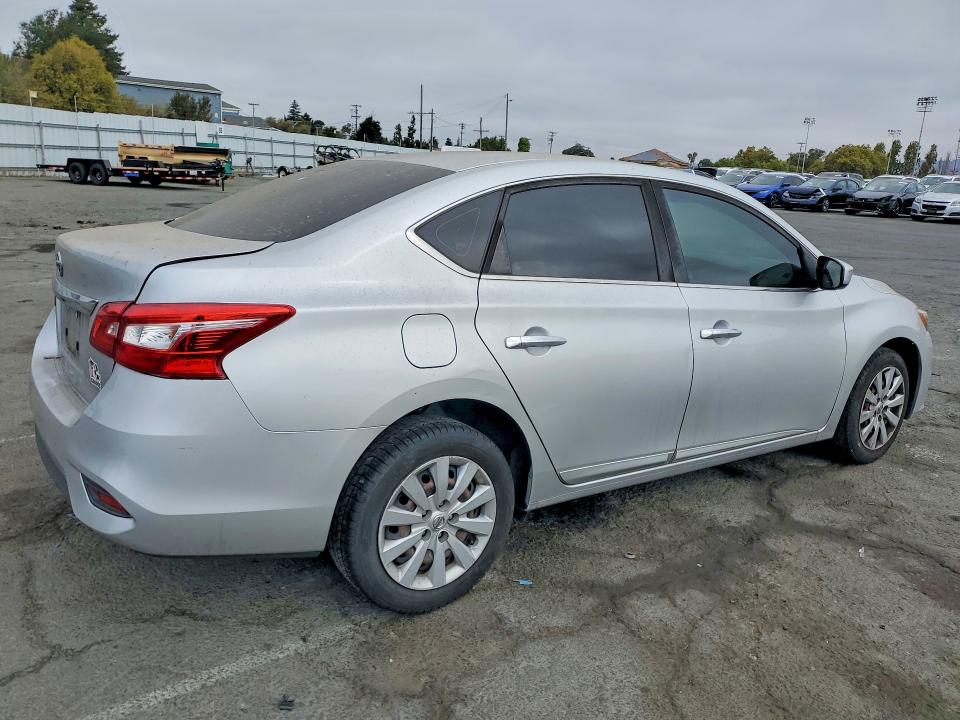 Продажа на аукционе авто 2019 Nissan Sentra, vin: 3N1AB7AP7KY253279, номер лота: 65231566