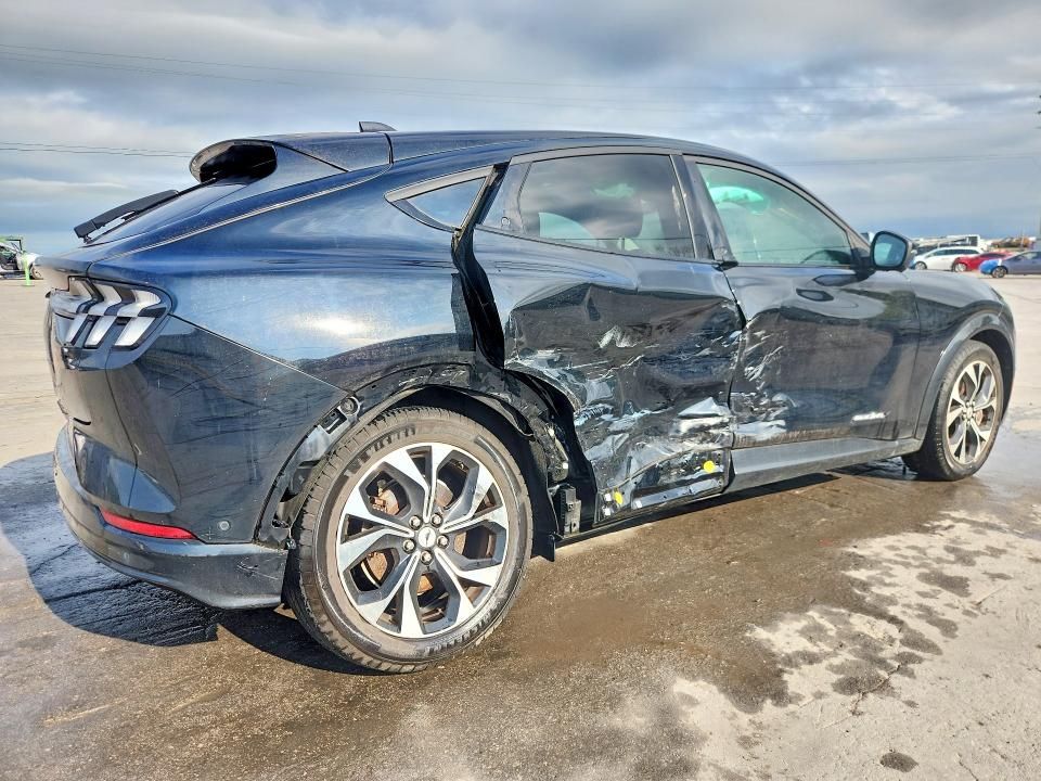 2022 Ford Mustang Mach-e მანქანა იყიდება აუქციონზე, vin: 3FMTK3SU8NMA11448, აუქციონის ნომერი: 66169396