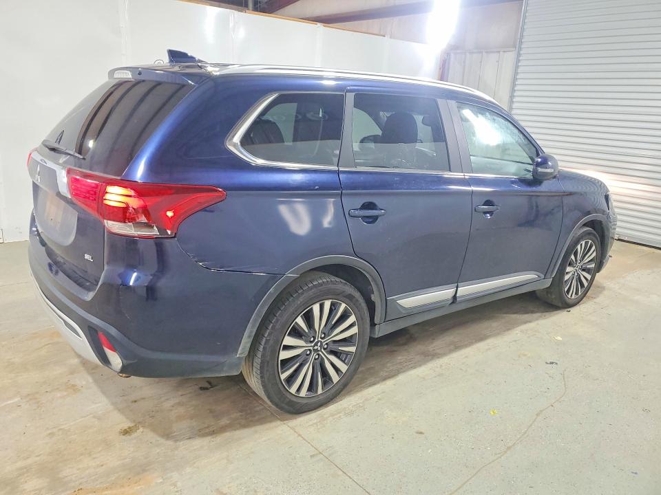 2020 Mitsubishi Outlander მანქანა იყიდება აუქციონზე, vin: JA4AD3A31LZ035935, აუქციონის ნომერი: 66303926