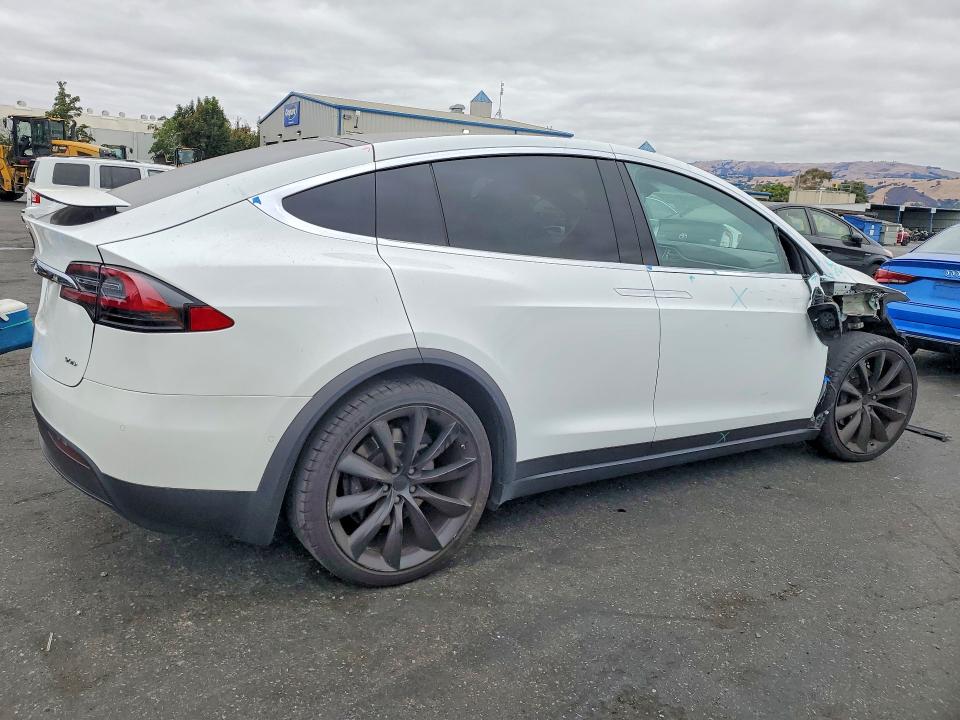 Продажа на аукционе авто 2016 Tesla Model X, vin: 5YJXCBE24GF021473, номер лота: 65330636