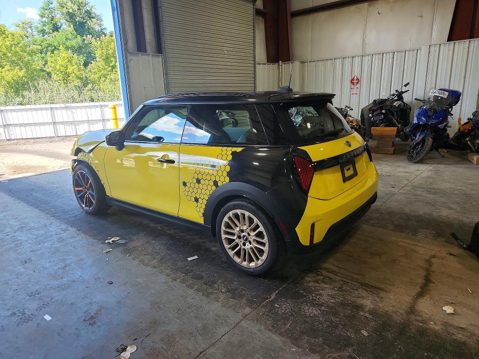 Продаж на аукціоні авто 2025 Mini Cooper, vin: WMW23GD02S2W16290, номер лоту: 65891436