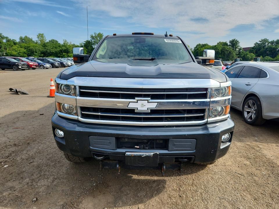 62956976 :رقم المزاد ، 1GC1KXEG8JF158338 vin ، 2018 Chevrolet Silverado مزاد بيع