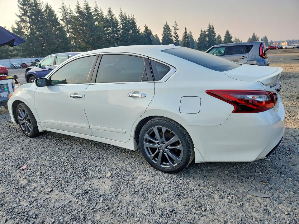 Продаж на аукціоні авто 2018 Nissan Altima, vin: 1N4AL3APXJC278631, номер лоту: 64102746