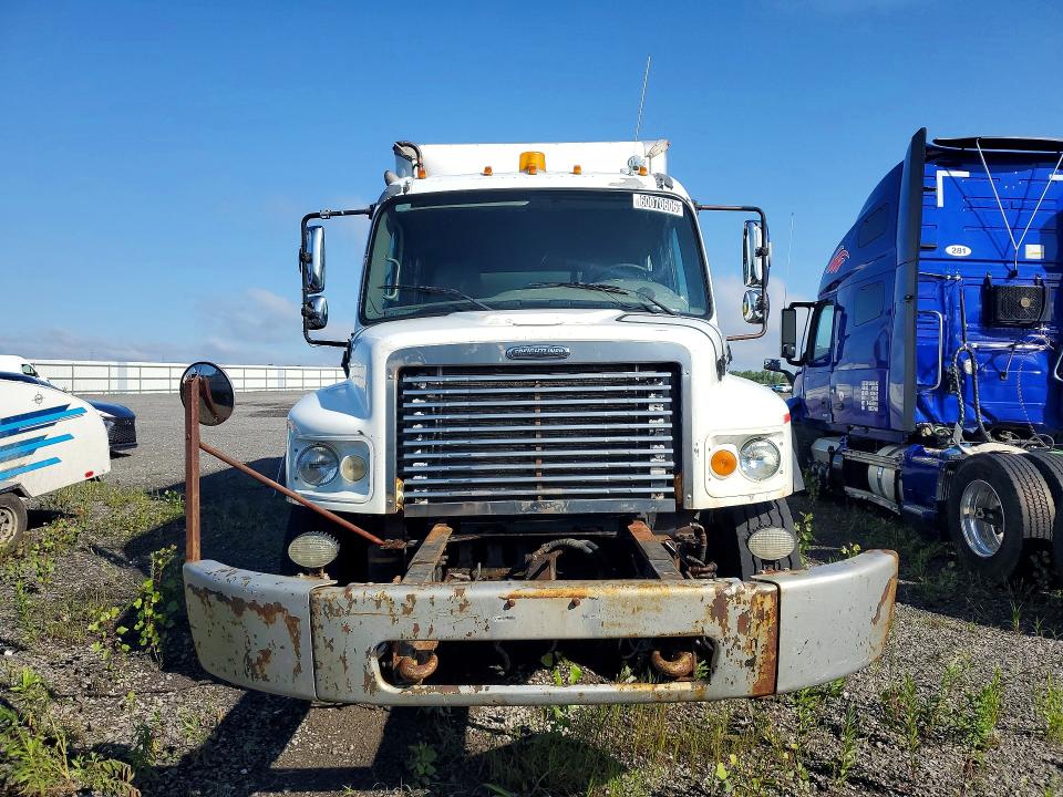 60070606 :رقم المزاد ، 1FVAC3BS1ADAT9421 vin ، 2010 Freightliner M2 مزاد بيع